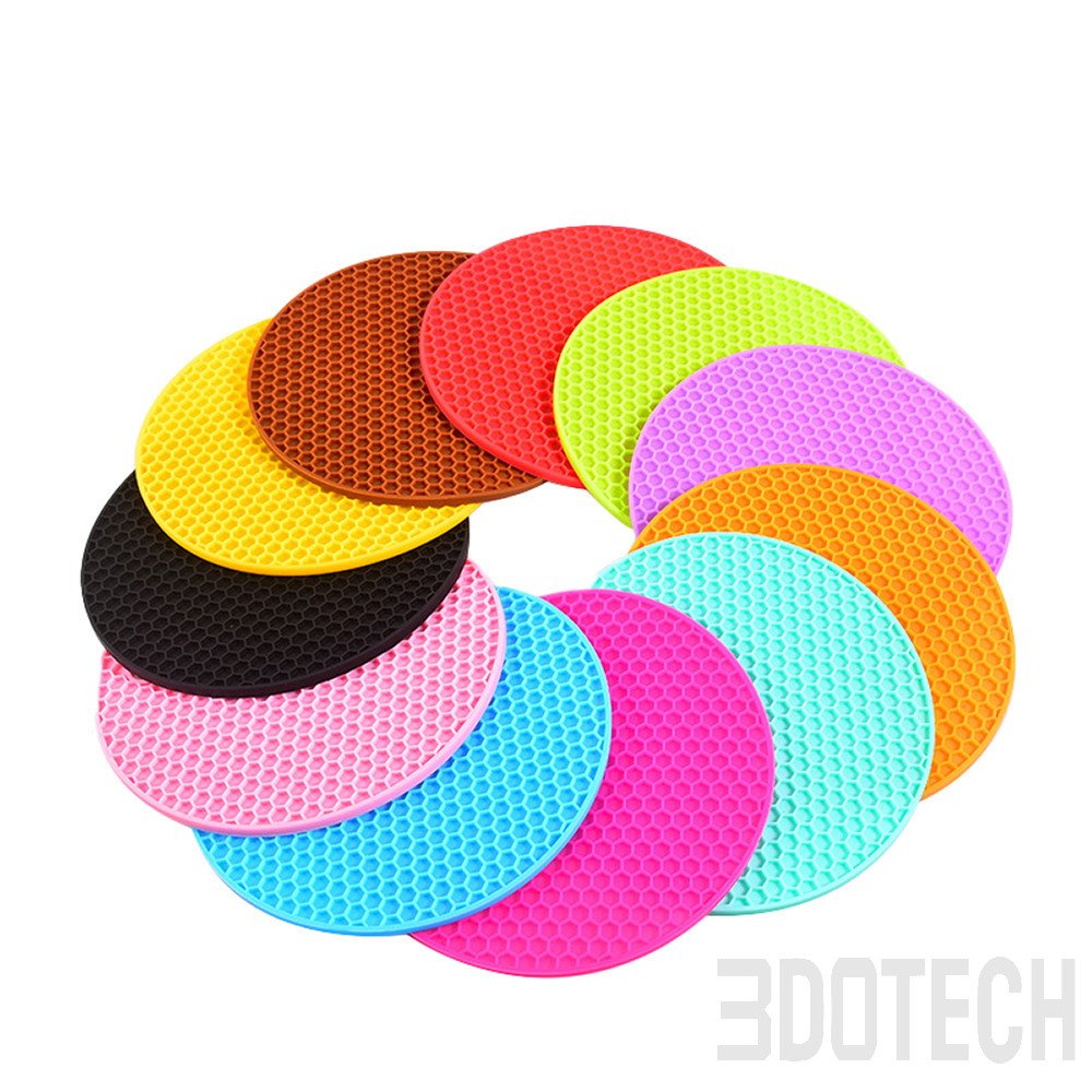 Stacked round honeycomb silicone hot pads